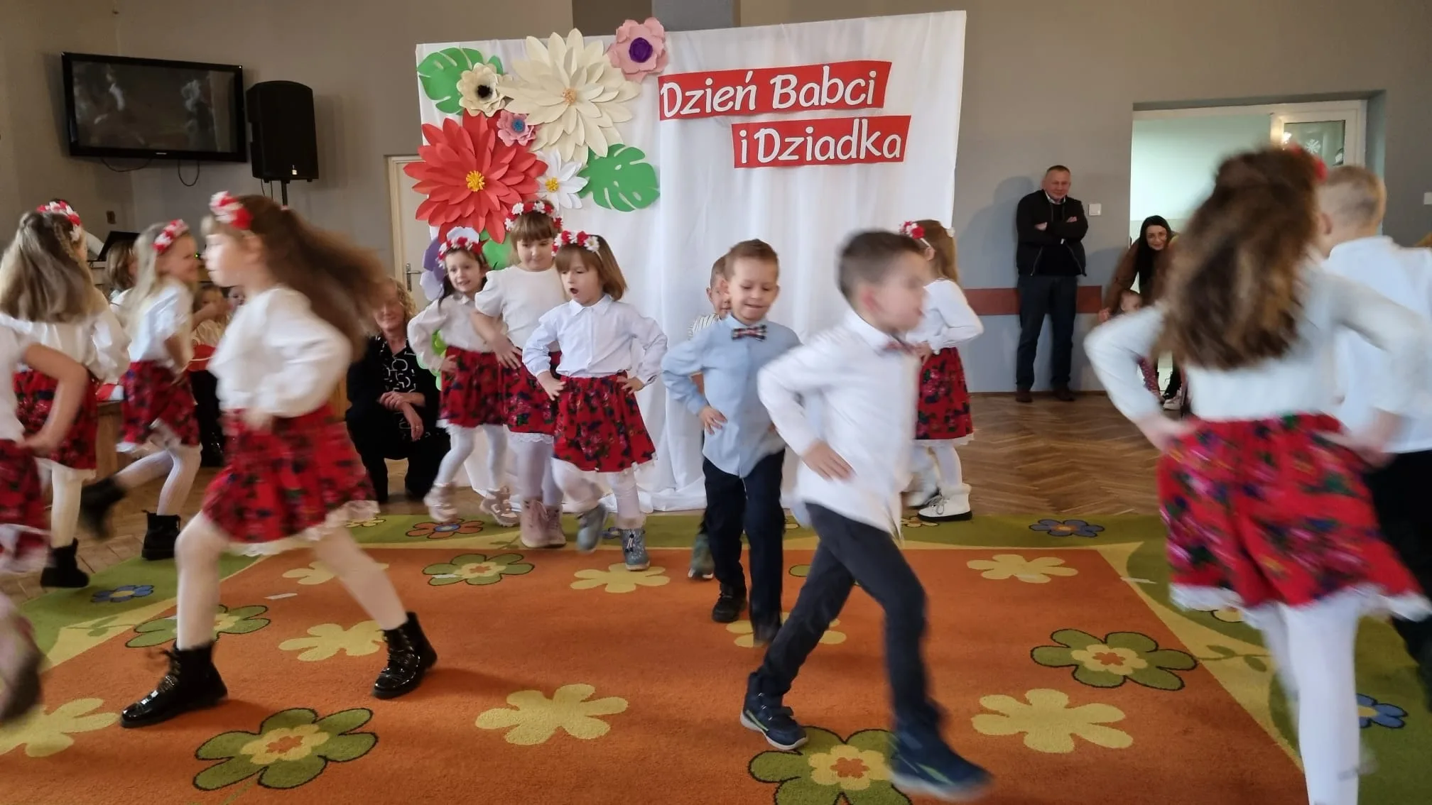 “Dzień Babci i Dziadka” w remizie strażackiej w Dytmarowie - zdjęcie 1 z 3